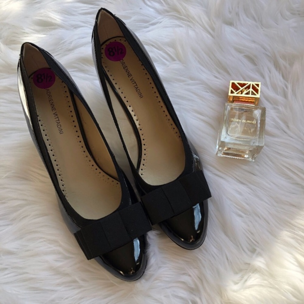 NWOB Adrienne Vittadini Black Patent Bow Heels